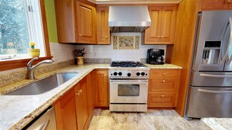 550 Nottingham Dr, Milton, VT 05468