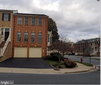 401 Winding Rose Dr, Rockville, MD 20850