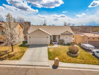 6 Swift Arrow Ct, Pueblo, CO 81001