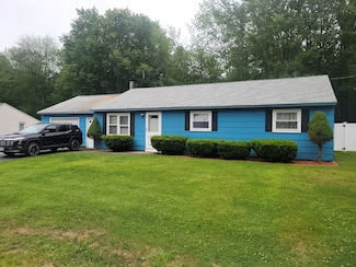 18 Corson St, Rochester, NH 03867