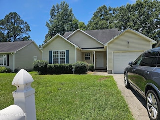 606 Mattocks Ave, Maysville, NC 28555