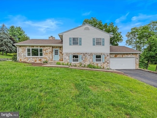 107 Spring Valley Dr, Berkeley Springs, WV 25411