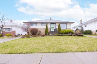 15317 Rowena Ave, Maple Heights, OH 44137