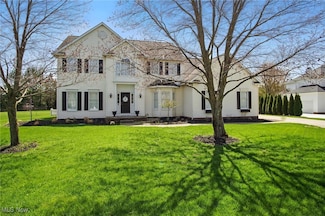 635 White Tail Ridge Dr, Fairlawn, OH 44333