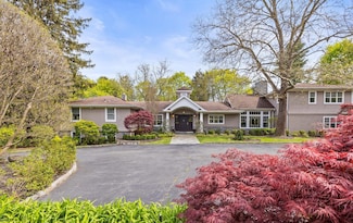 3 Tappentown Ln, Glen Head, NY 11545
