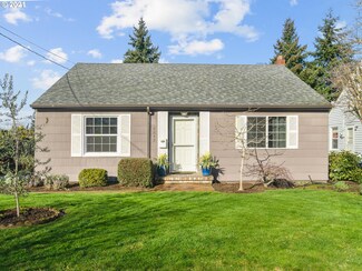 6243 NE Emerson St, Portland, OR 97218