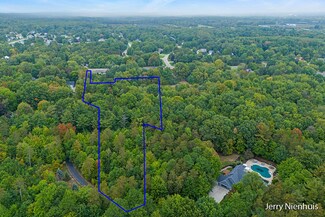 1855 Columbus St, Park Township, MI 49424