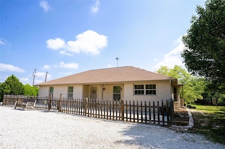 194 Rabbit Trail, Dale, TX 78616