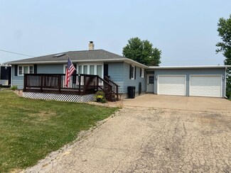 16710 Us Highway 20 W, East Dubuque, IL 61025