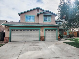 3209 N Plum Ln, Hanford, CA 93230