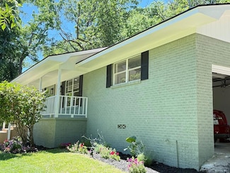 1113 Swanson Dr, Palestine, TX 75801