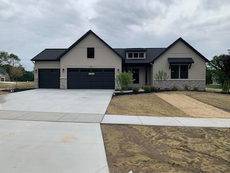 7114 Pinehurst Dr NE, Rockford, MI 49341