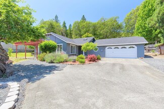 411 NW Pleasant View Dr, Grants Pass, OR 97526