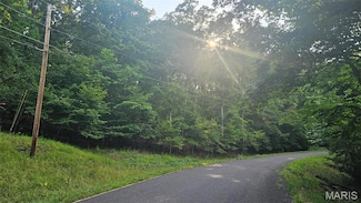 911 Long Bow Dr, Lake Sherwood, MO 63357