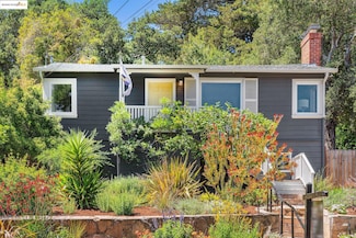 7069 Saroni Dr, Oakland, CA 94611