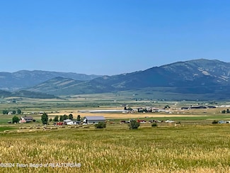 3 Wagon Wheel Cir, Etna, WY 83118