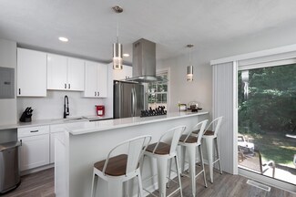 8 Treetop Ln Unit 3, Kingston, MA 02364
