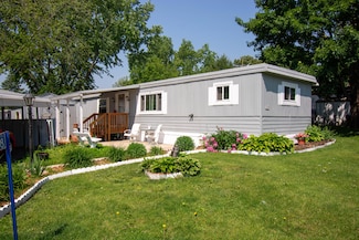 1438 Meadow Ln, Burlington, WI 53105