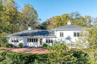 5053 Shepherd Creek Rd, Cincinnati, OH 45223