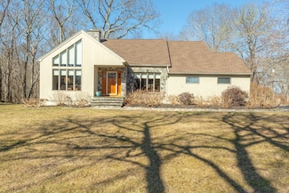 1 Wequetequock Passage, Pawcatuck, CT 06379