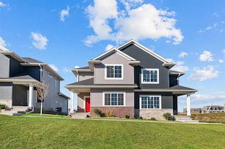 639 Catherine Dr, Tiffin, IA 52340