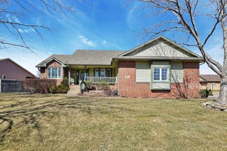 10142 W Bella Vista St, Wichita, KS 67212