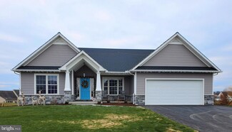 121 Dream Dr, Lebanon, PA 17046
