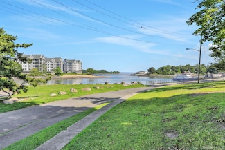 2 Harbor Ln Unit 301, New Rochelle, NY 10805