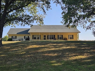 16427 Farm Road 2007, Aurora, MO 65605