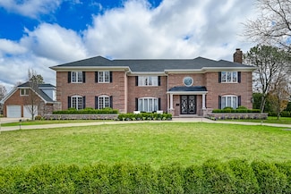535 Princeton Rd, Hinsdale, IL 60521