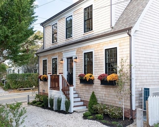 7 Snow St, Provincetown, MA 02657