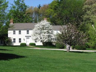 85 Strawberry Hill St, Dover, MA 02030