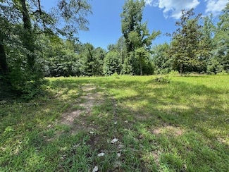 107 Forest Valley Dr, Milledgeville, GA 31061