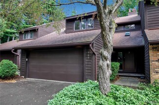 165 Breezewood Common, East Amherst, NY 14051