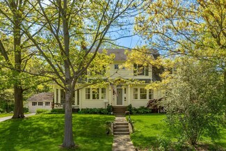 49 Forest Ave, Delaware, OH 43015