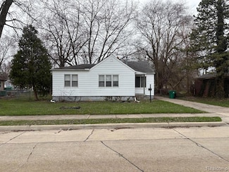 22123 Piper Ave, Eastpointe, MI 48021