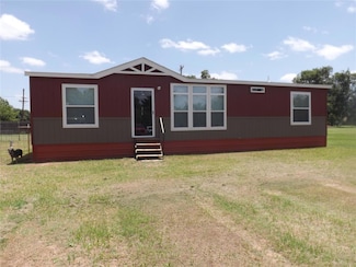 413 NW 3rd St, Tipton, OK 73570