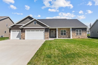 2034 Big Bend Dr, Neenah, WI 54956