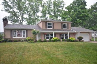 730 Norton Dr, Tallmadge, OH 44278