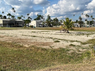 205 Storter Ave S, Everglades City, FL 34139