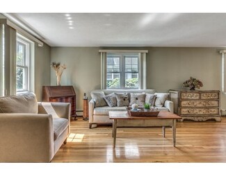 134 Emerson Gardens Rd Unit 134, Lexington, MA 02420