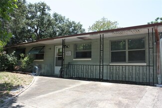 1095 Golden Isle Dr, Mount Dora, FL 32757