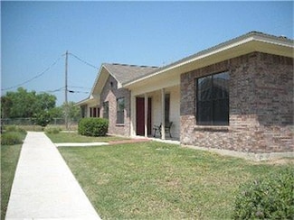 1103 Lincoln St, Zapata, TX 78076