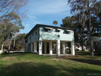 29 Magnolia Ave, Yankeetown, FL 34498