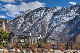 7054 S City View Dr, Salt Lake City, UT 84121