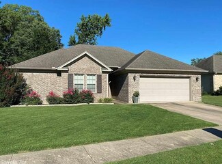 111 Glenn Abbey Dr, Benton, AR 72015