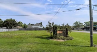 702 Fairfield Ave, La Porte, TX 77571