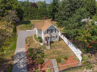 90 Oxford St N, Auburn, MA 01501