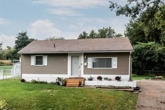 14 Saint Benedict Ct, Saint Louis, MO 63114