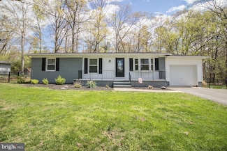 22586 Joan Dr, California, MD 20619